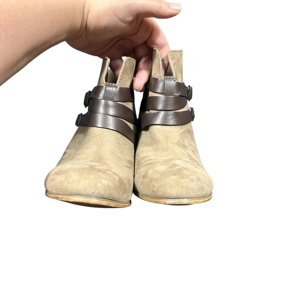 Carlos Women's Tan Ankle Boots with Brown Straps Size 8 - Picture 8 of 9